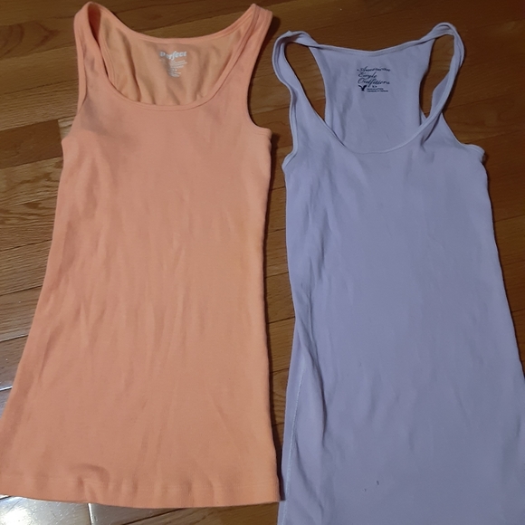 American Eagle Outfitters Tops - American Eagle/Old Navy Tank Tops! 2 for 1💐🌸💐